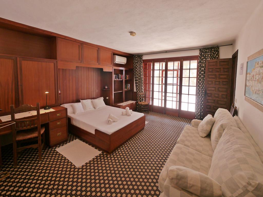 Villa Colina Ibiza San Antonio  Szoba fotó